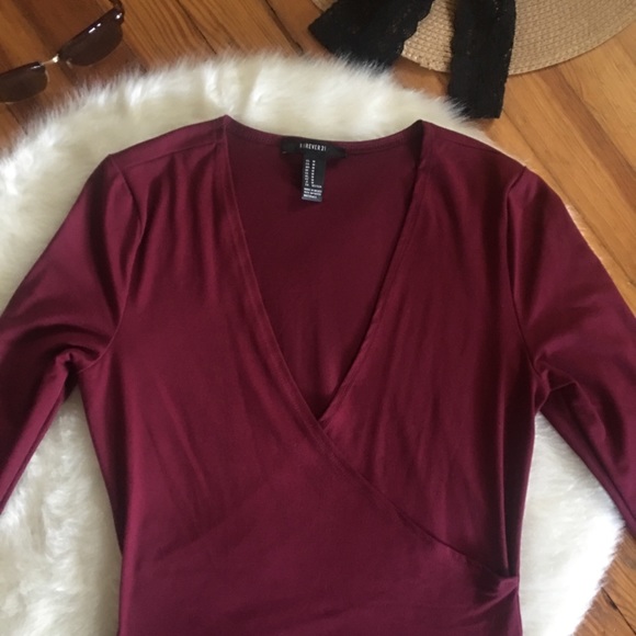 Tight V-neck style shirt NWOT - Picture 2 of 3